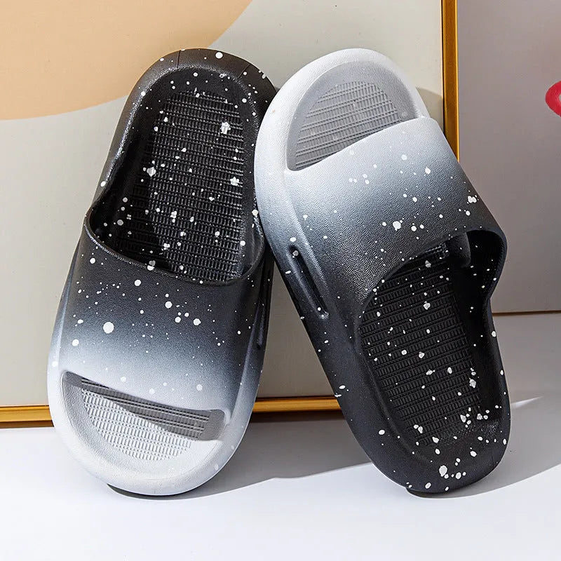 Children's gradient colour summer slippers with PVC construction and non-slip soles