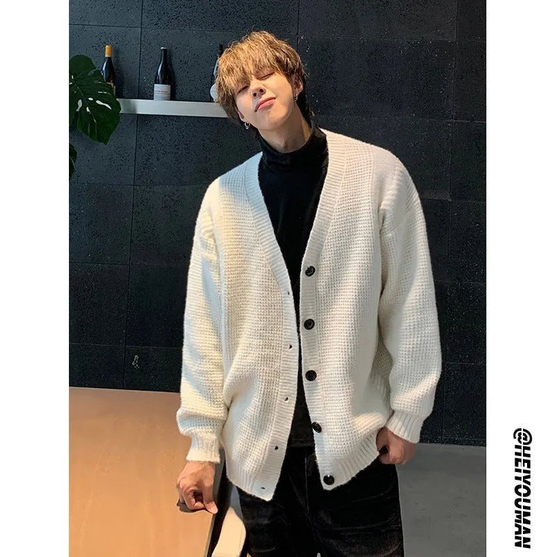 Men's loose fit cotton blend V-neck cardigan in retro style solid colours