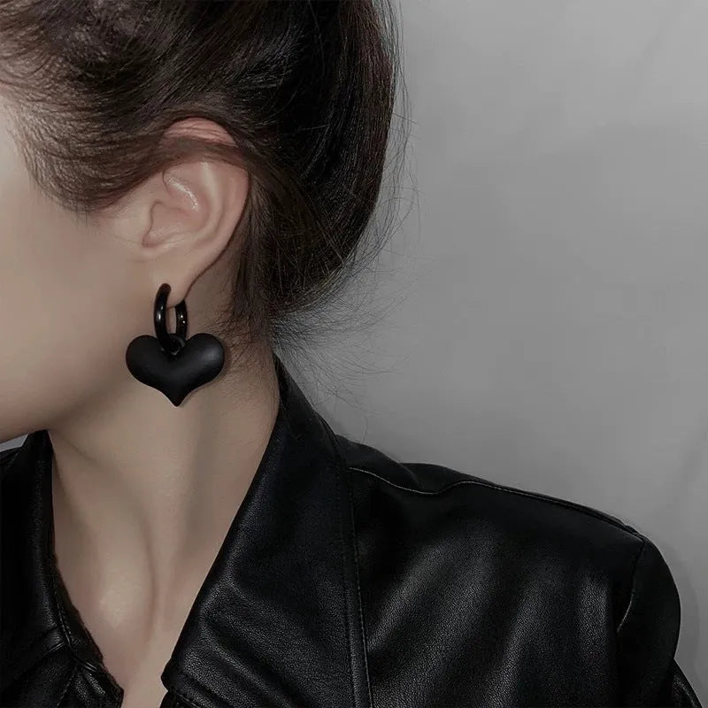 Black heart earrings with glass inlay in Korean love heart style, one pair