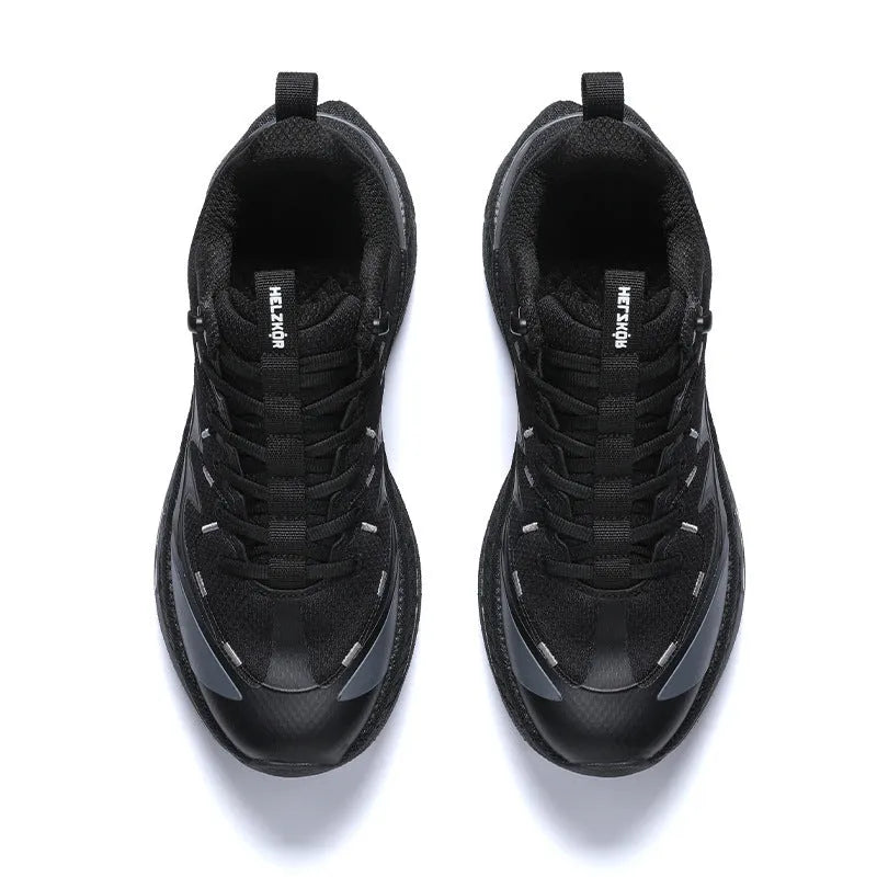 Men's low-top non-slip outdoor sneakers with mesh lining and composite sole, in white, black or green