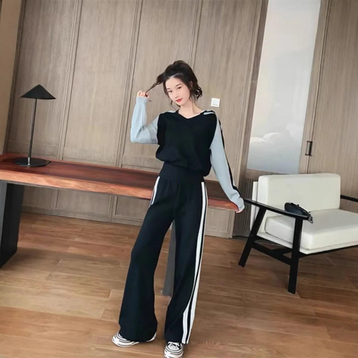 V-neck hooded sweater and loose wide leg pants sports suit for women in gray and black