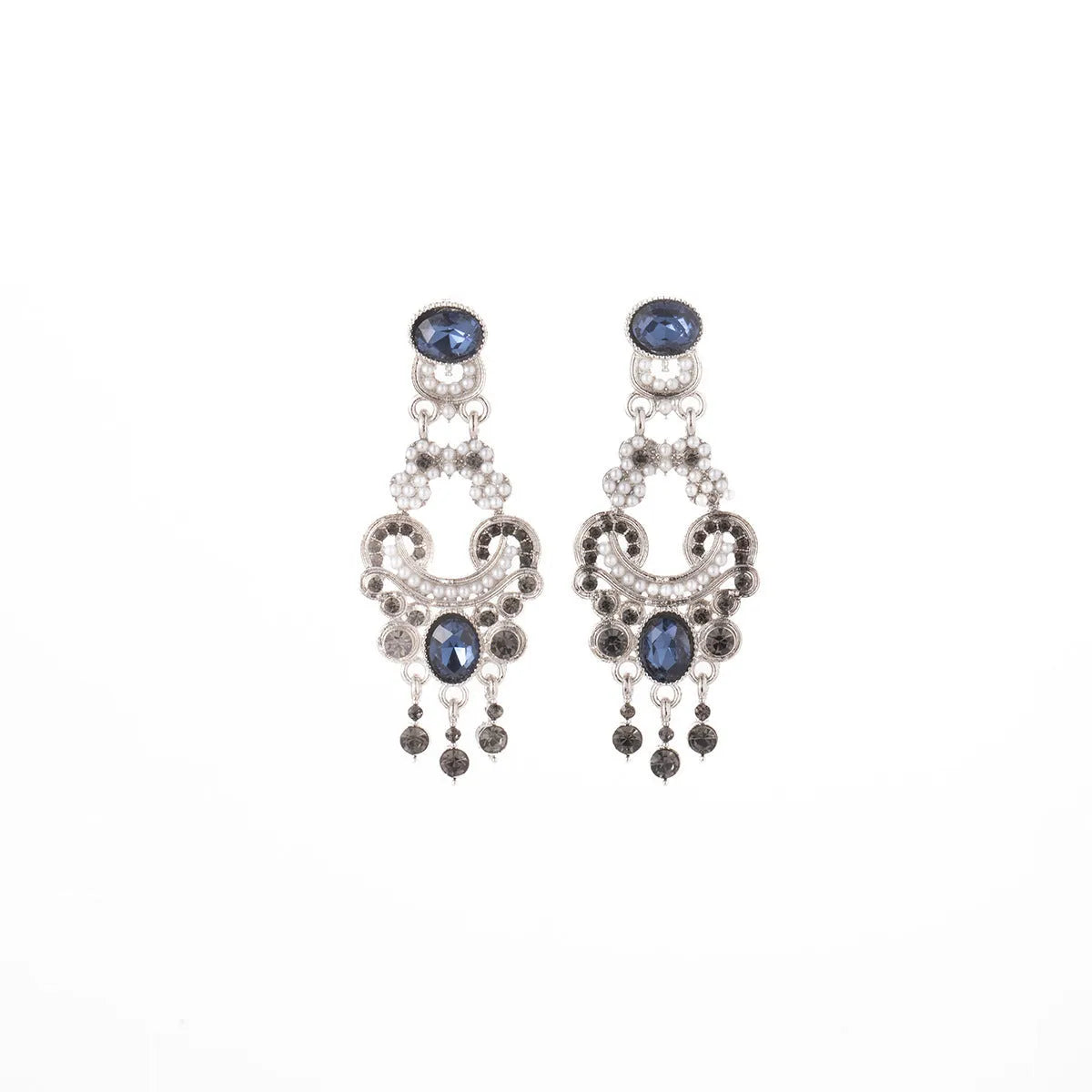 Vintage court style earrings in blue crystal with geometric chamfered square grain shape, zinc alloy and electroplated finish