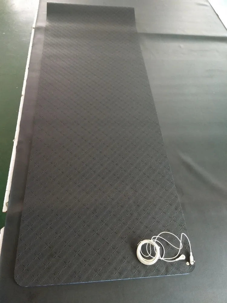 Blue conductive yoga mat with floral pattern and grounding wire, measuring 182x61cm with 5mm thickness