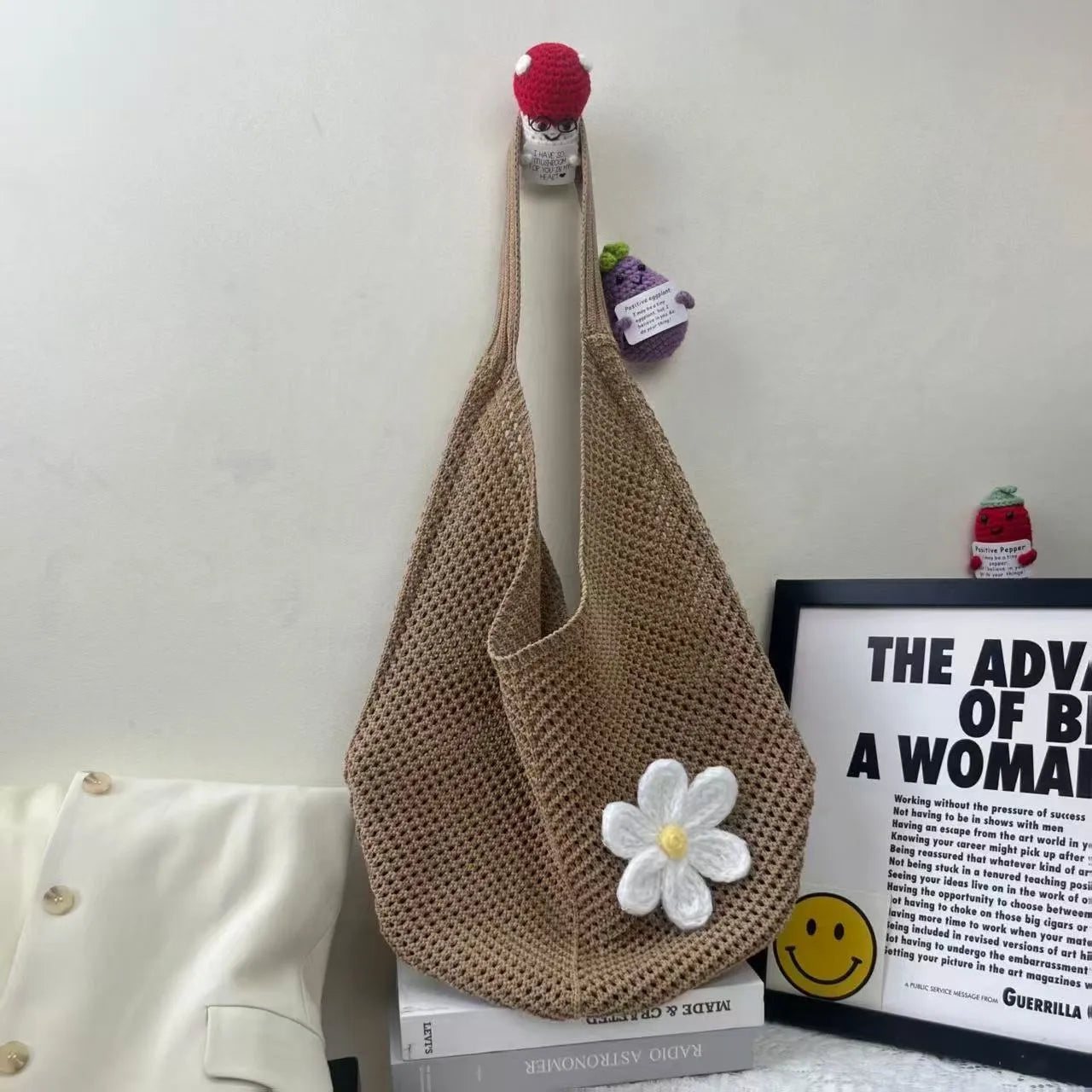 Hand-woven hollow shoulder bag in cotton and linen, beige colour, open pocket design with double straps
