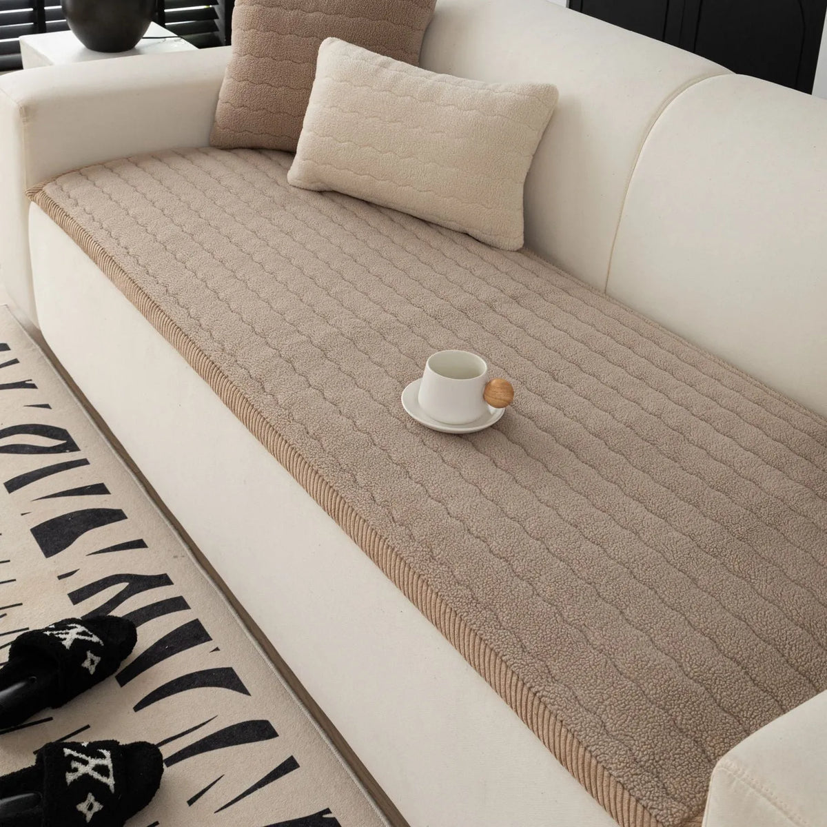 Plush non-slip sofa cushion in solid colours, sizes 70x70cm to 70x240cm, machine washable