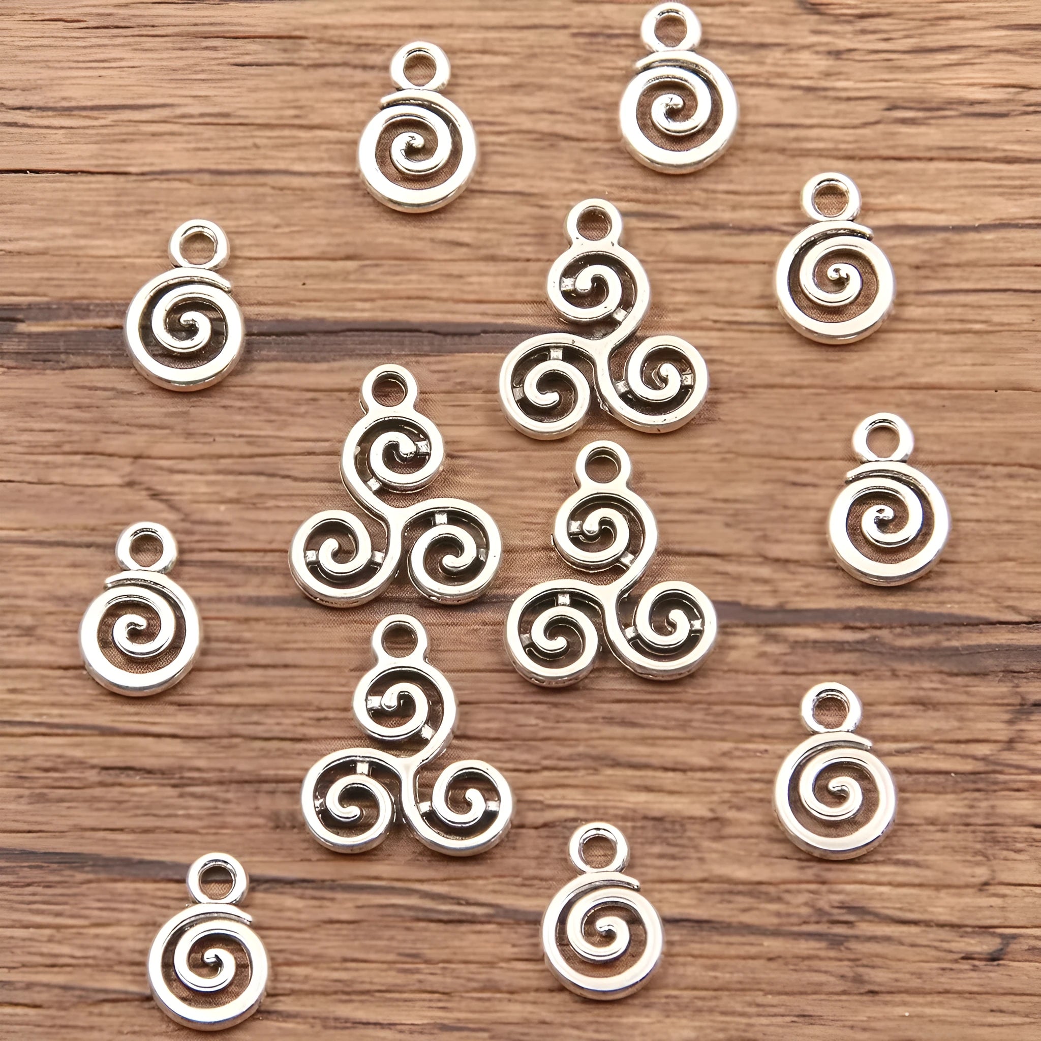 Double-sided hollow circle alloy pendant in simple round style, 7x11mm or 13x15mm, electroplated finish