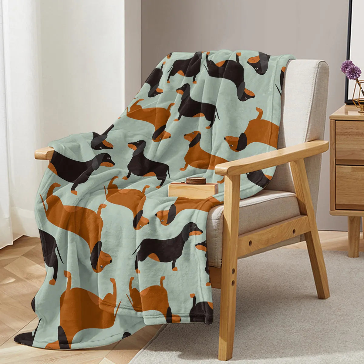 Green flannel sausage blanket with cute pet print, 75x100cm, soft and fluffy for sofa or camping use