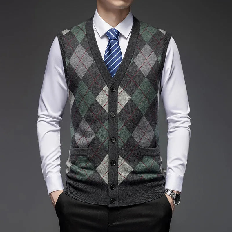Men's knitted sleeveless V-neck vest in light camel with two front pockets, cotton blend jacquard fabric