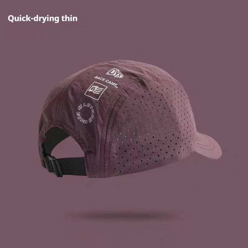 Men's adjustable baseball cap in breathable mesh fabric with dome crown