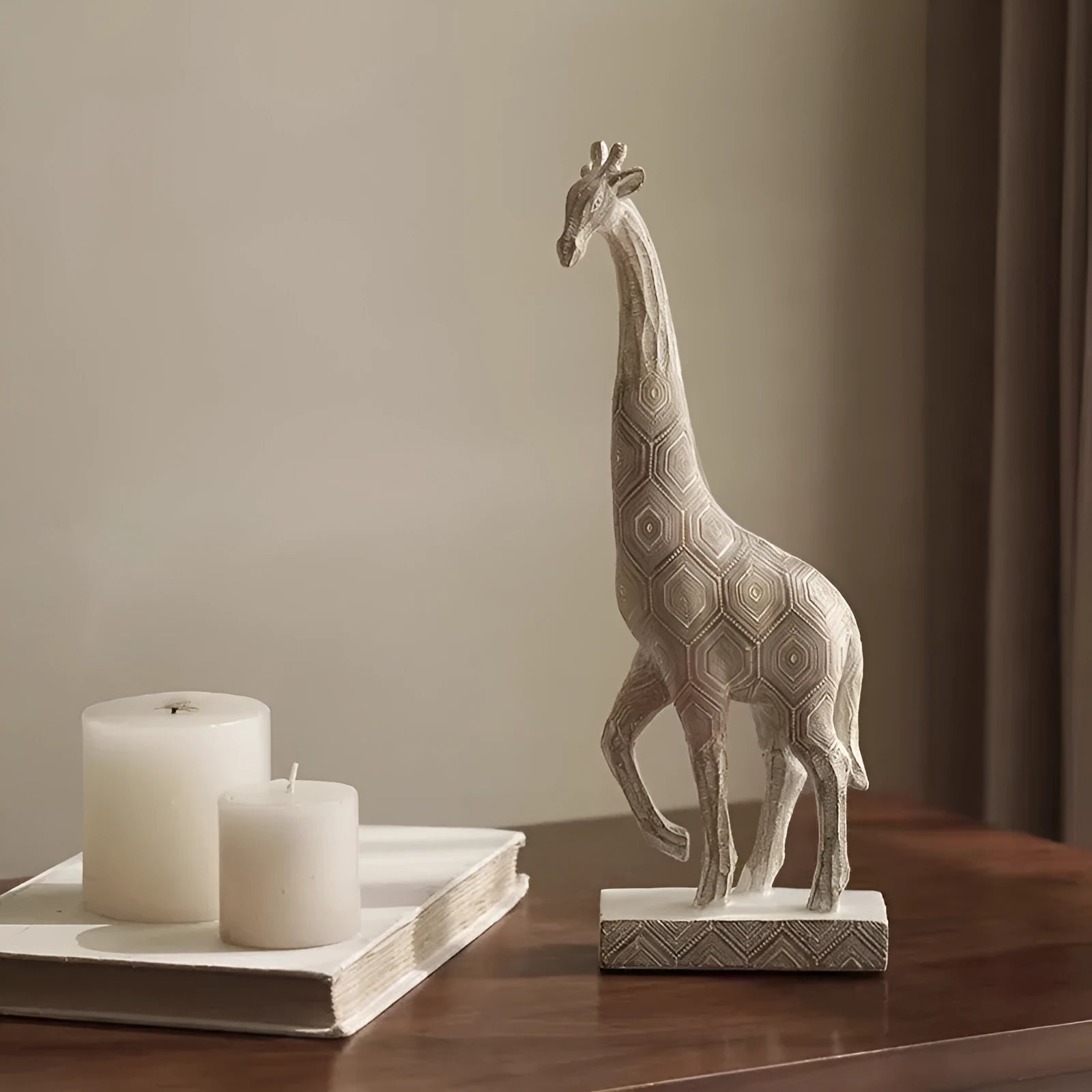 European style wood colour resin giraffe decorative ornament for home shelf display.