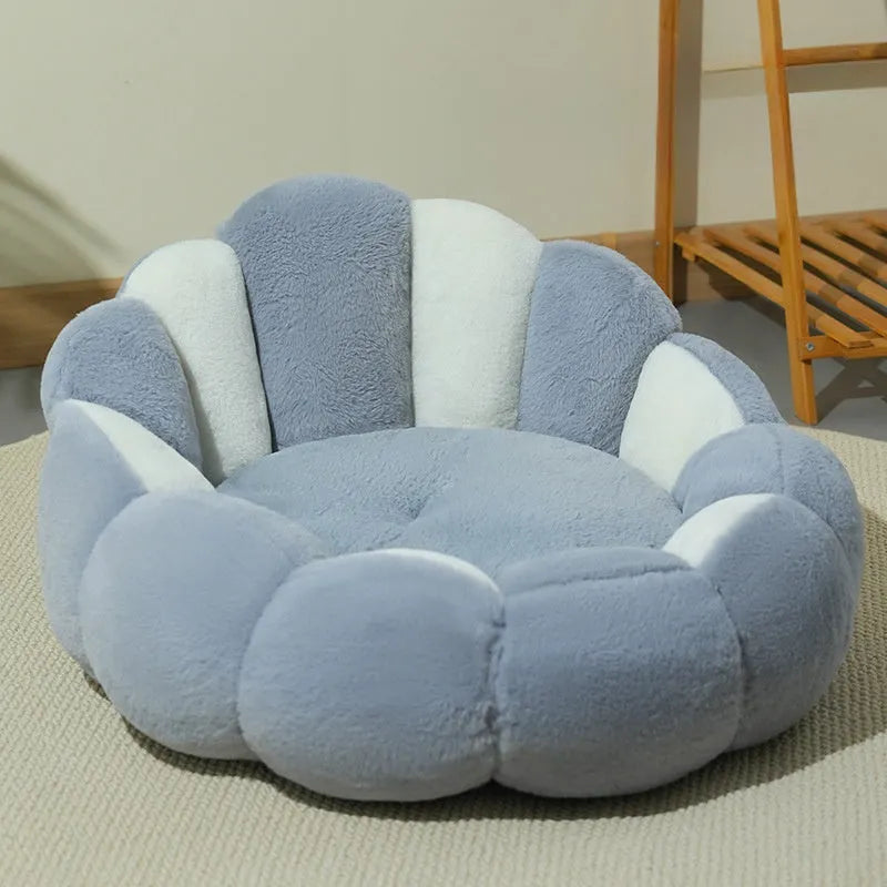 Grey-white shell nest pet bed with rabbit fur lining shown in three sizes for cats and dogs