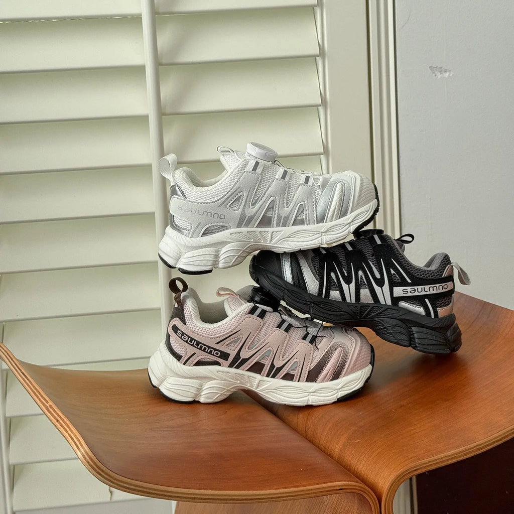 Casual lightweight shoes with breathable PU leather mesh upper in black, beige or pink