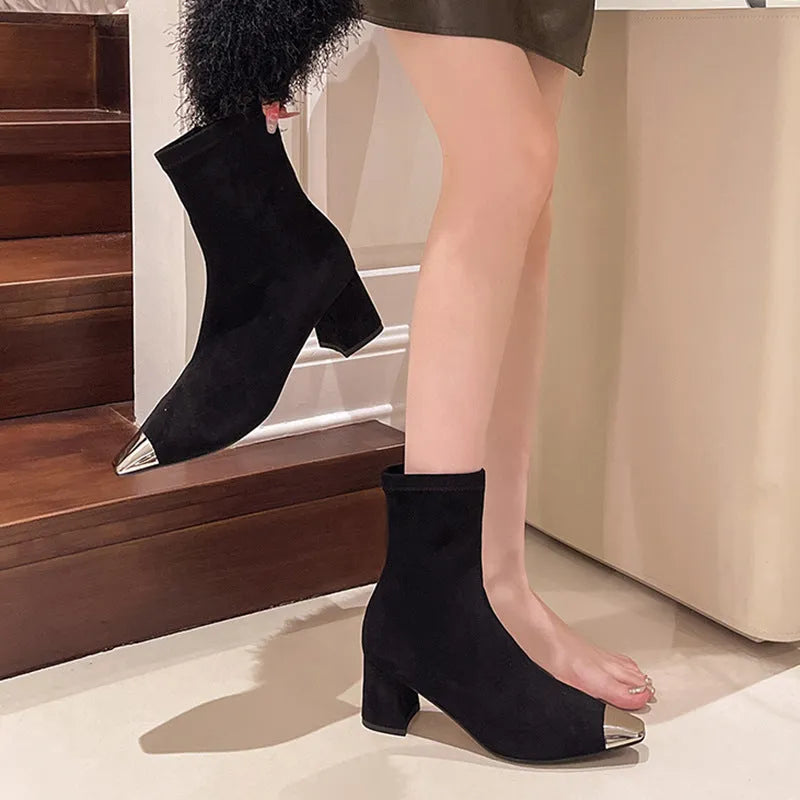 Women's square toe chunky heel boots in matte cowhide leather, mid heel 3-5CM, side zipper, black colour