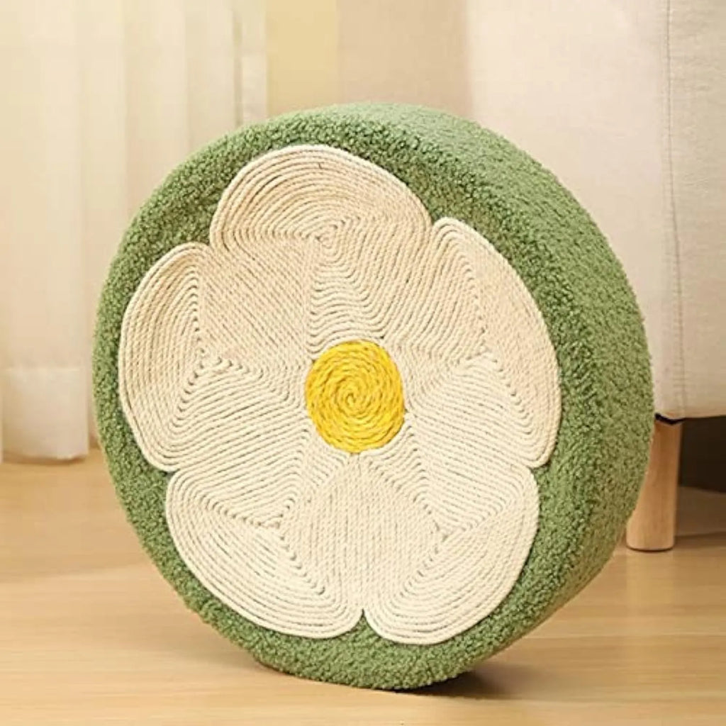 Green sisal cat scratcher bowl lounge bed measuring 39cm across.