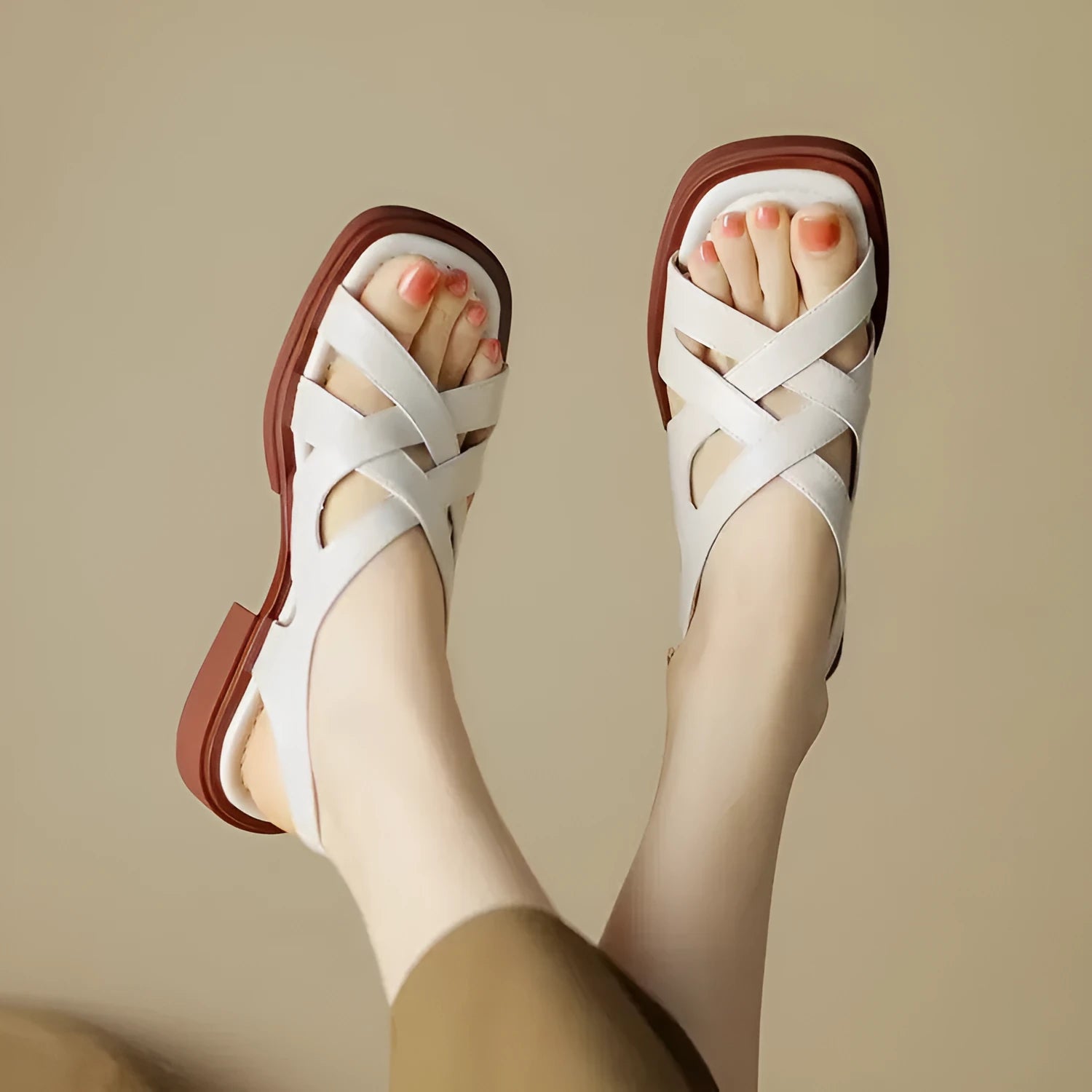 Women's patent leather sandals with square toe and low heel in black, brown and off-white colours