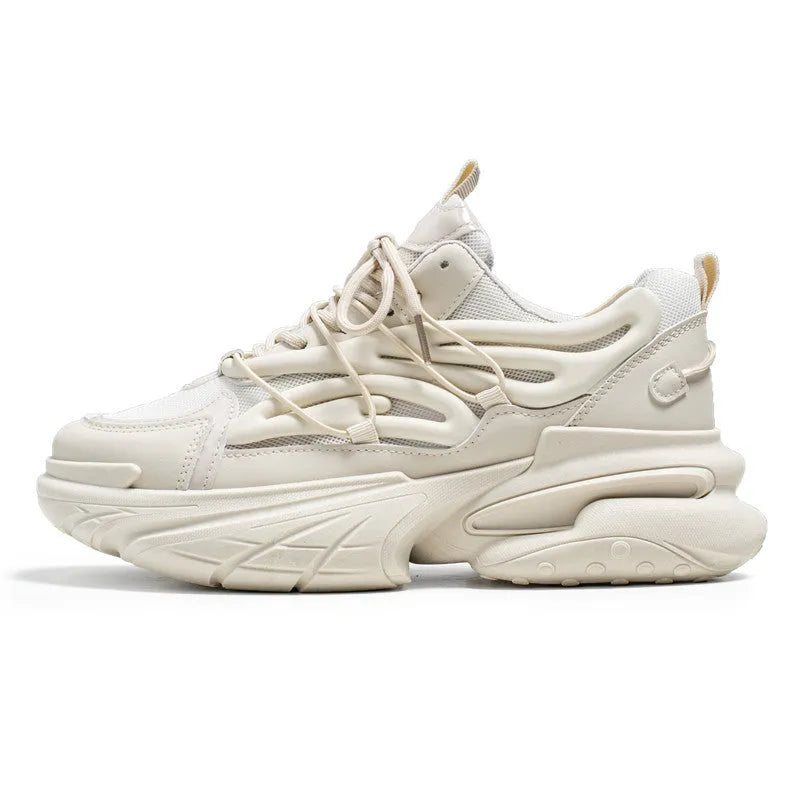 Men's low-top sneakers with mesh upper and rubber sole in beige and black colour options
