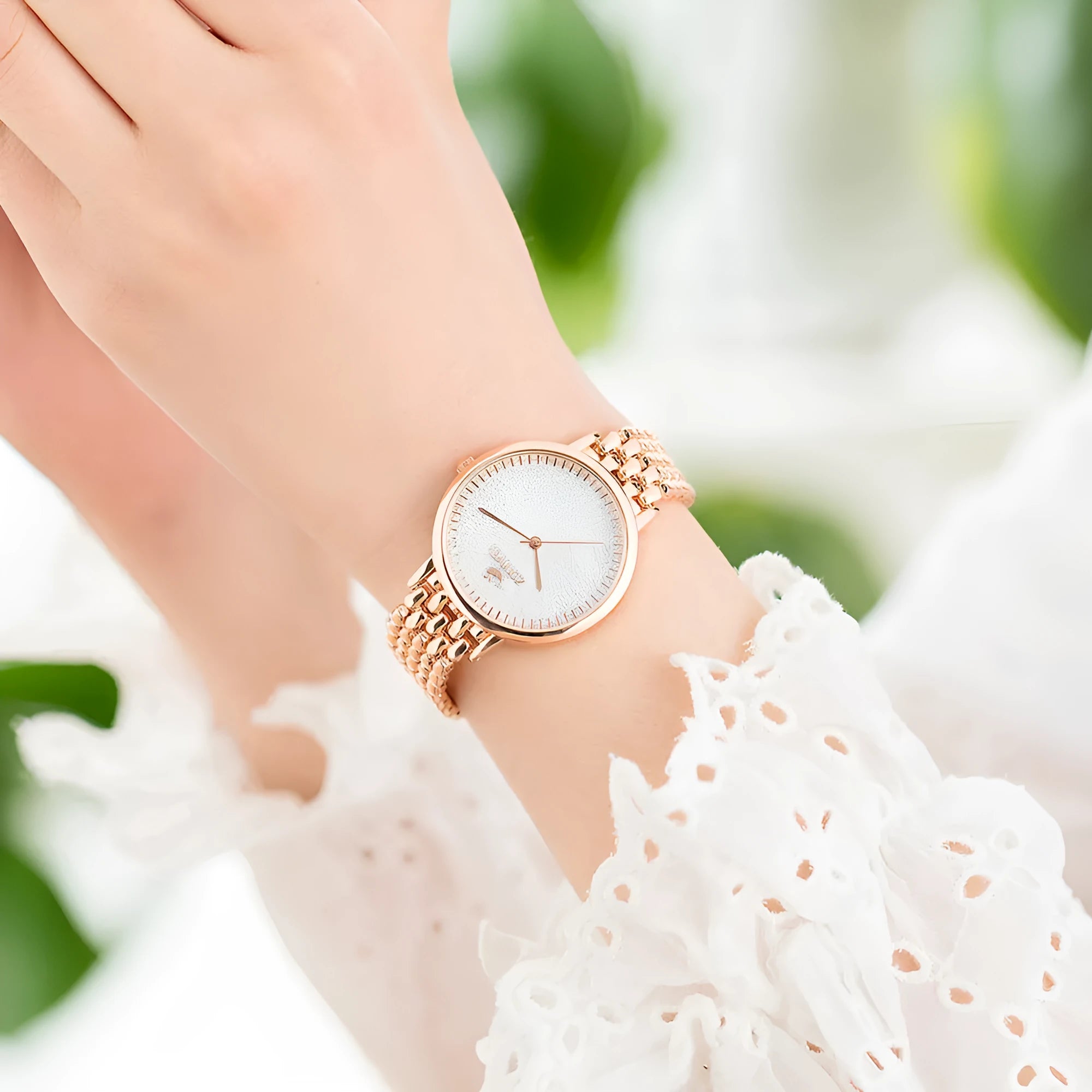 Ladies full diamond small dial quartz watch with alloy strap and titanium buckle, available in gold
