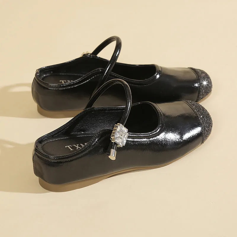 Women's casual shallow mouth round toe sandals with PU upper and rubber sole in black and silver