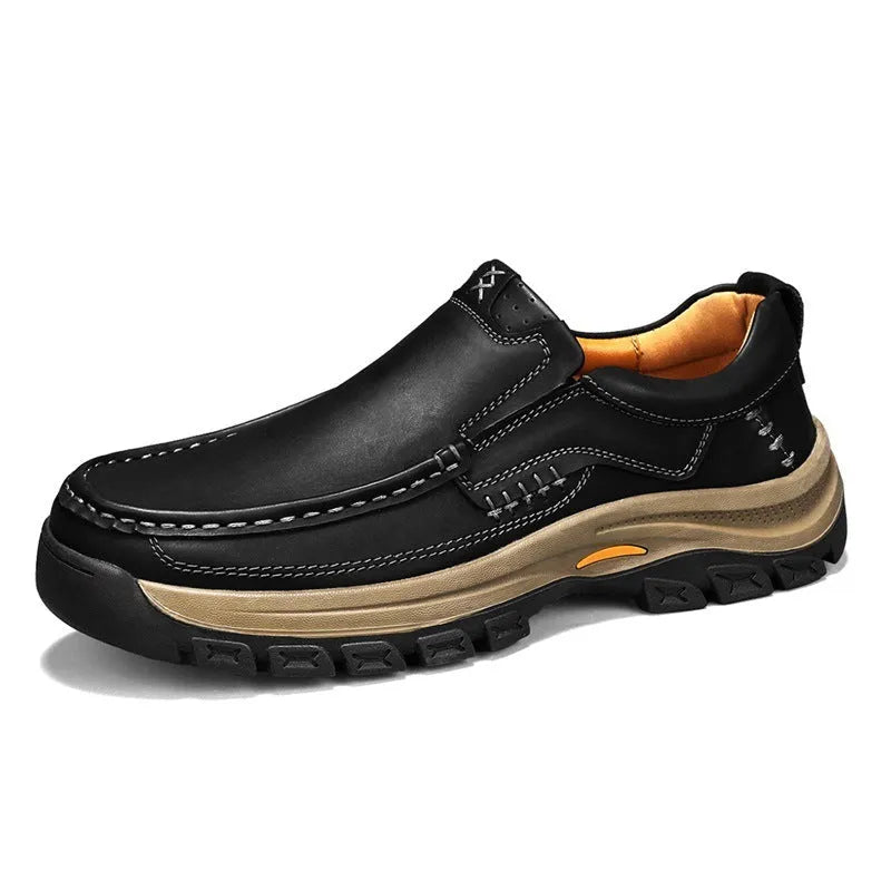 Men's black leather mountaineering shoes with thick rubber soles and round toe design