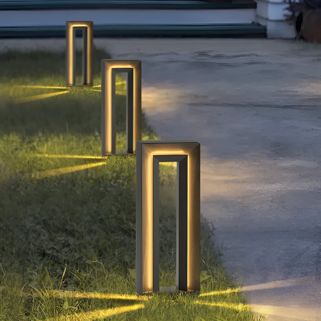 Modern geometric outdoor garden lamp in stainless steel and acrylic, 62 cm long, for solar or electric power