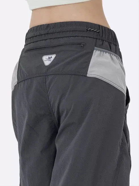 Fleece-lined quick-dry paratrooper cargo pants with water-repellent fabric, cargo pockets and adjustable cuffs, in Army green.