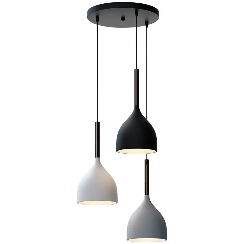 Nordic three-head pendant light in black finish for dining room 220V