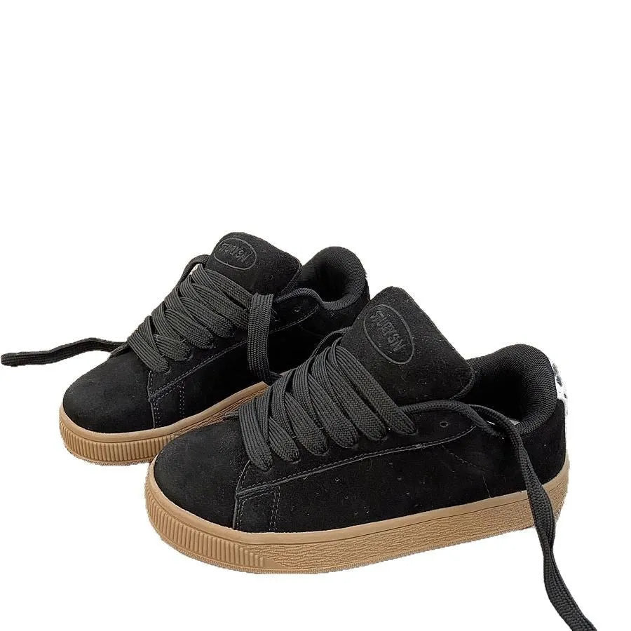 Black retro low-top sneakers with waterproof platform and round toe design