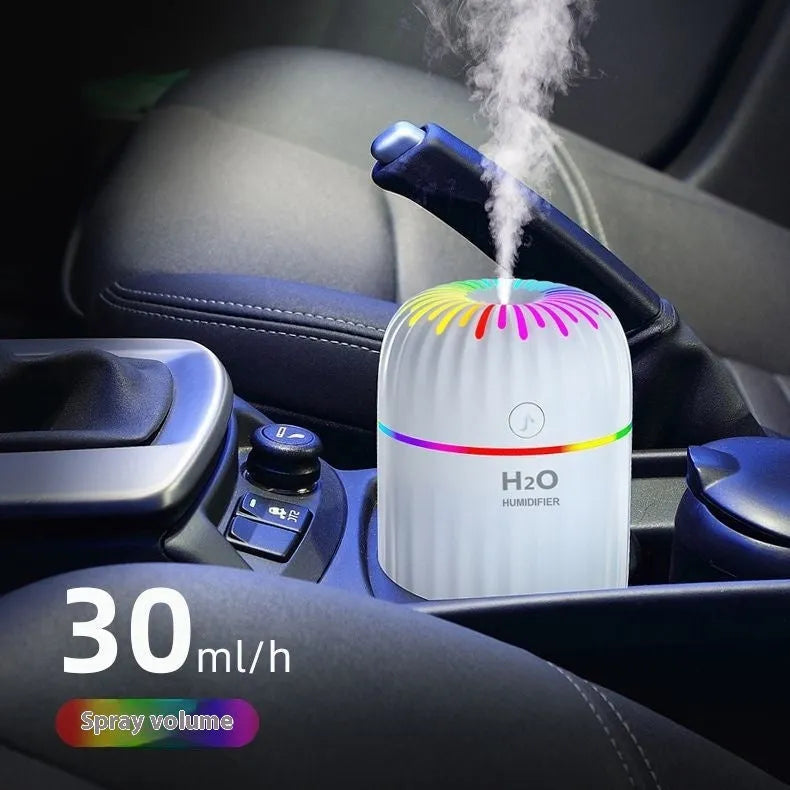 Mini car USB aromatherapy humidifier in green animal design with compact 75mm dimensions
