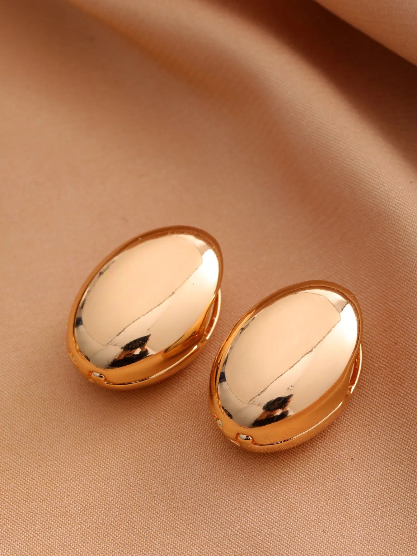 Fashion grid versatile temperament earrings in metal stud style