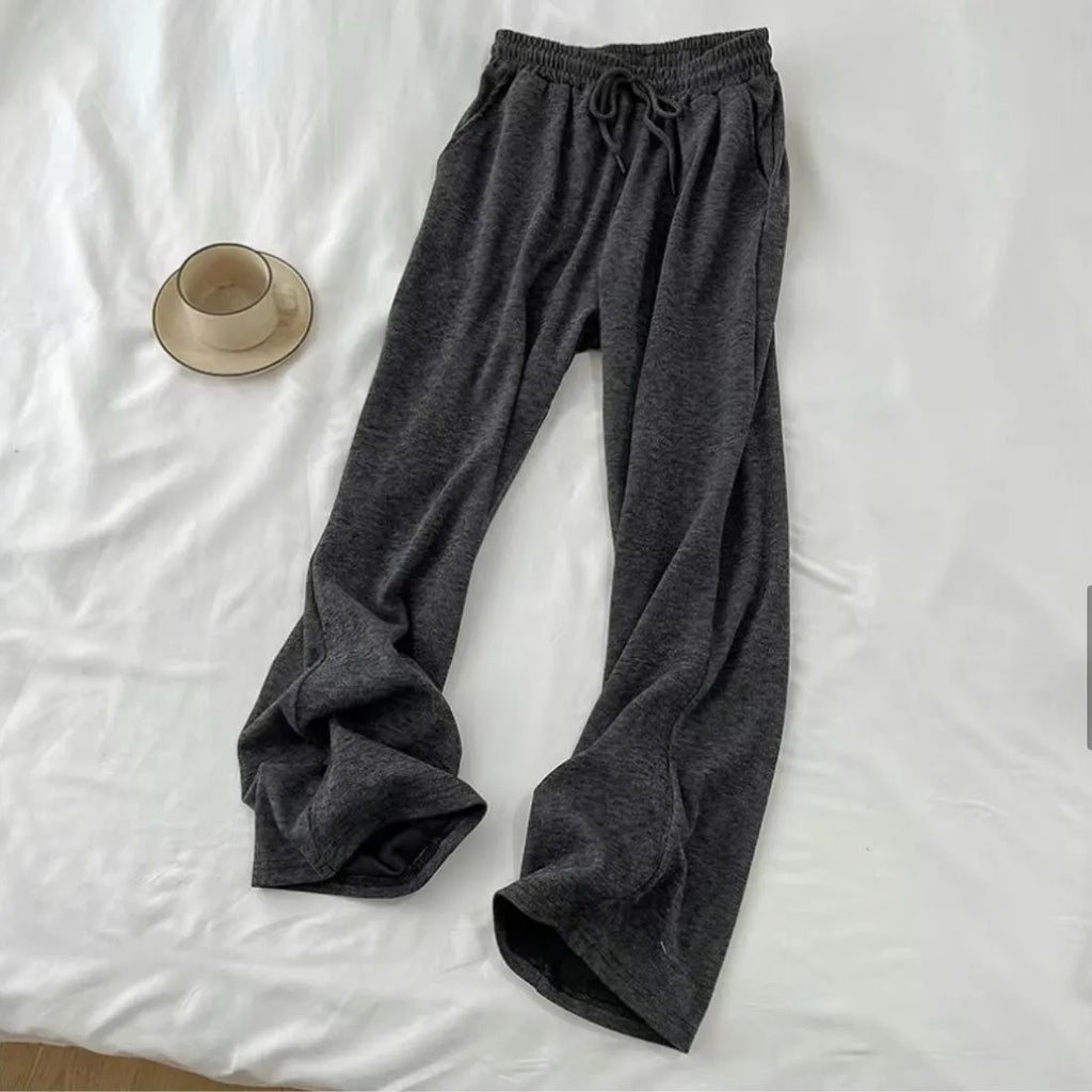Grey Korean style three-piece women's sports suit set with long-sleeve princess top, shorts, and vest, sizes L to 4XL.