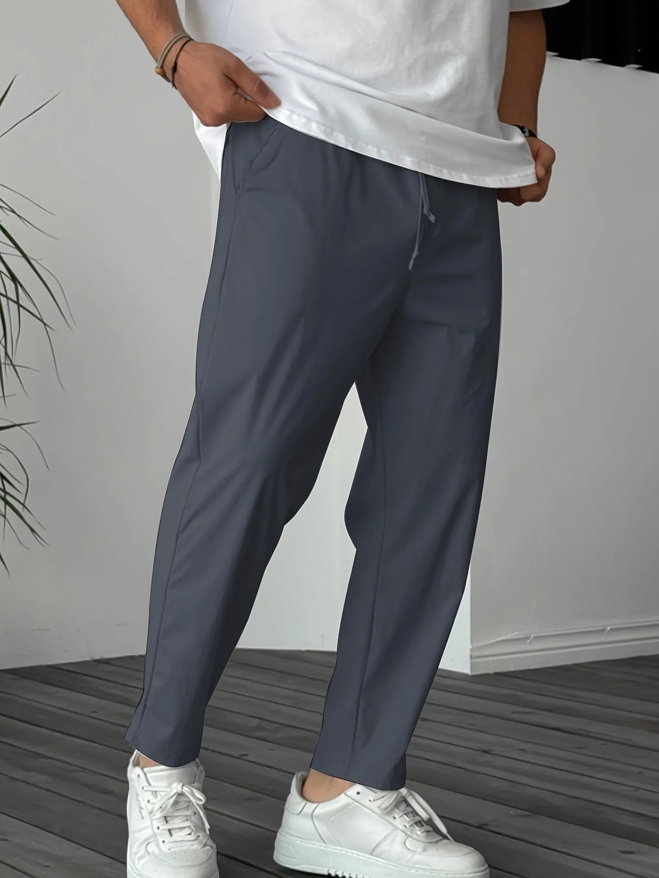 Men's straight-leg casual trousers in bamboo fabric with drawstring waist and ribbon pocket