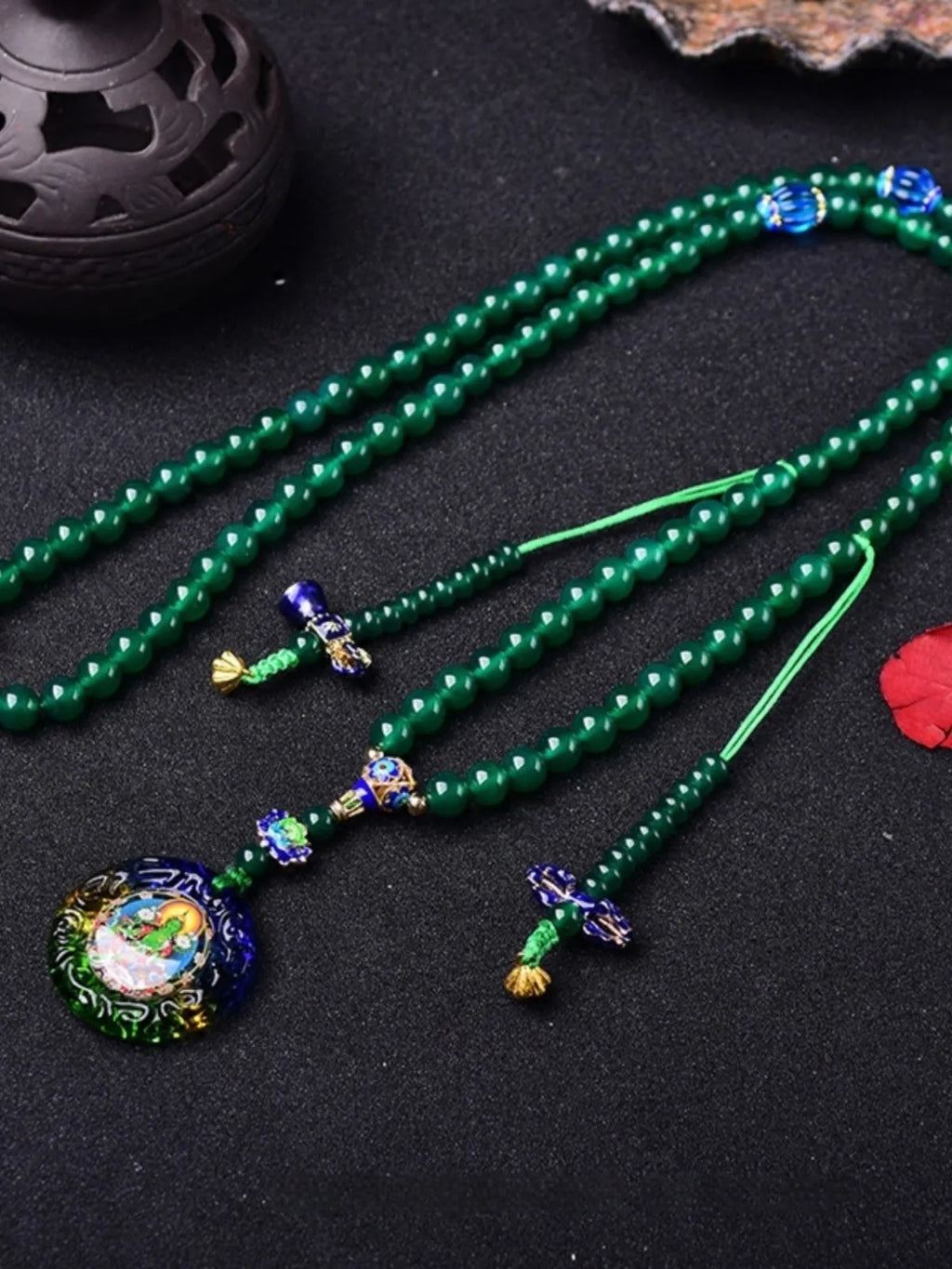 Handmade natural green agate bracelet with multi-circle design and thangka pendant