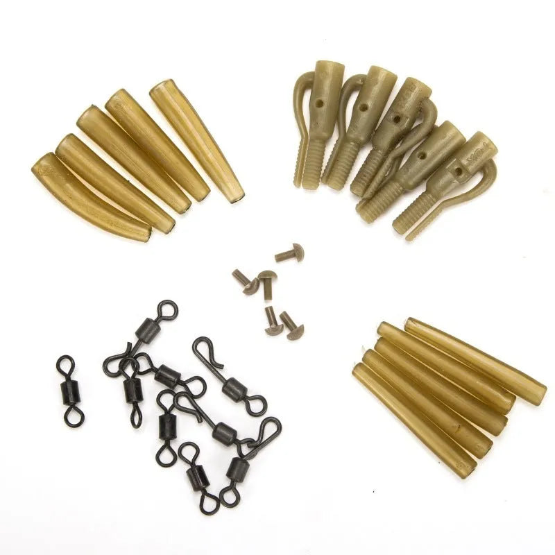 European carp fishing accessory set with 30 pieces including tubes, hoses, and screws on a blue background.