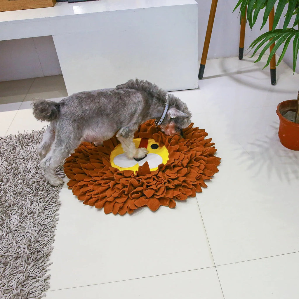 Brown lion-shaped plush sniffing pad blanket for dogs and cats with treat-hiding pockets.