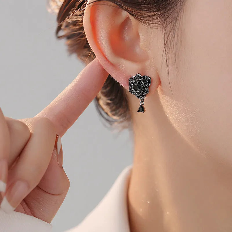 Black rose zircon flower-shaped stud earrings with 18K gold plating