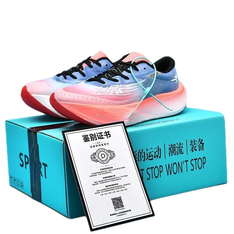 Low-top casual running sneakers with carbon plate, shown in multiple colours including Glacier, with natural rubber sole and lace-up front.