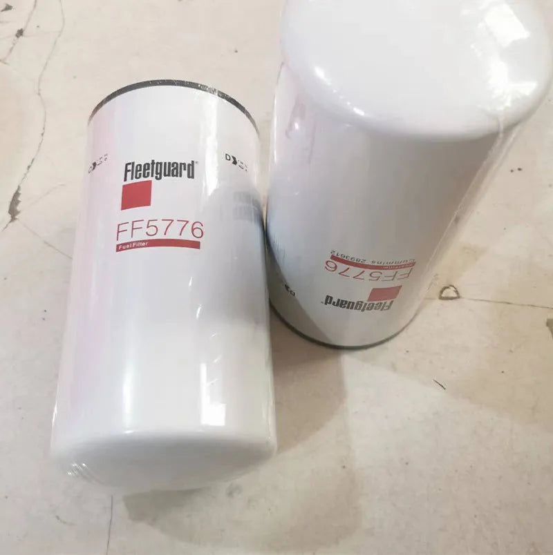Glass fibre folding filter element for oil with 32mm ports, colour FF5776.