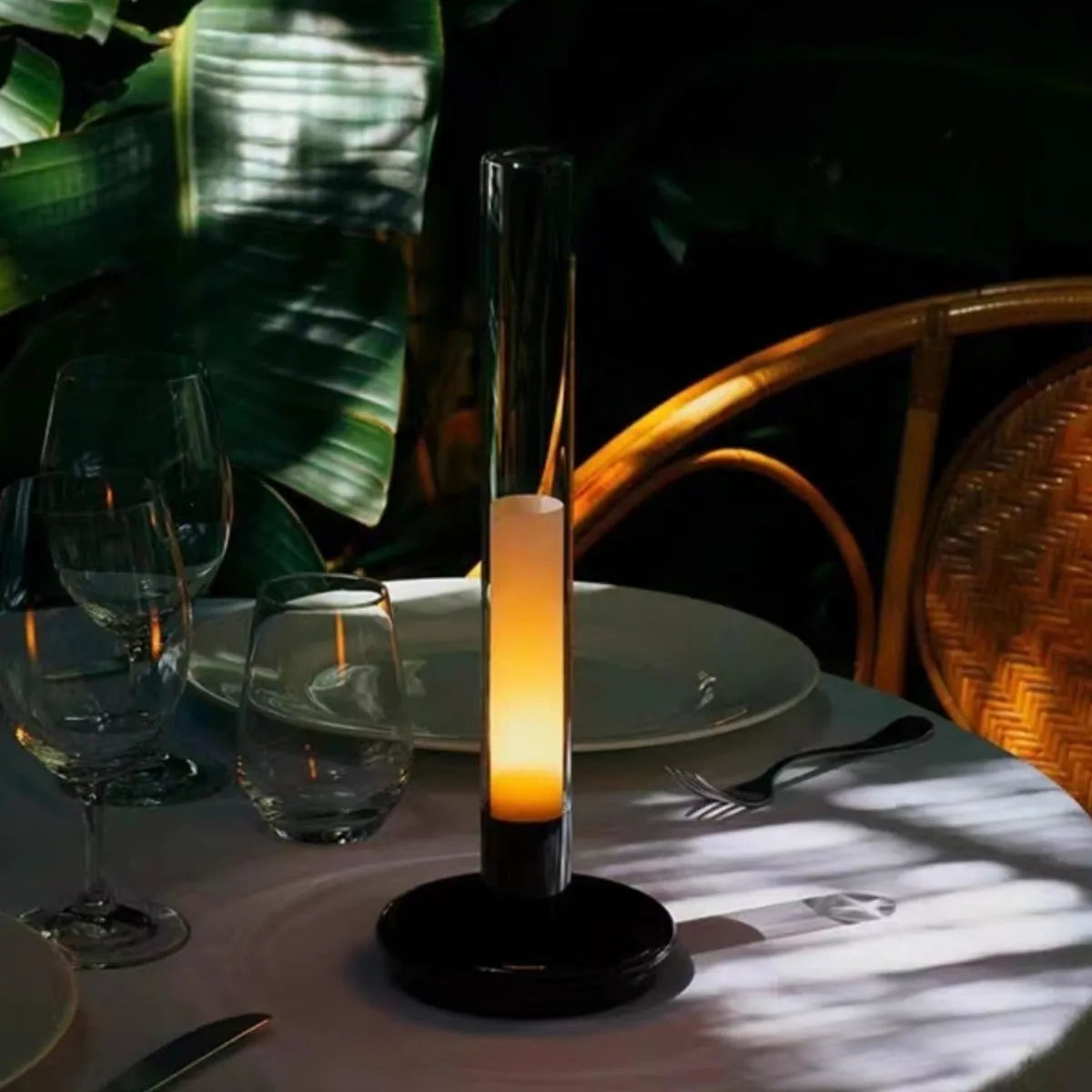 Creative candlelight table lamp, Nordic style black finish, with tricolor and warm light options for desktop night light
