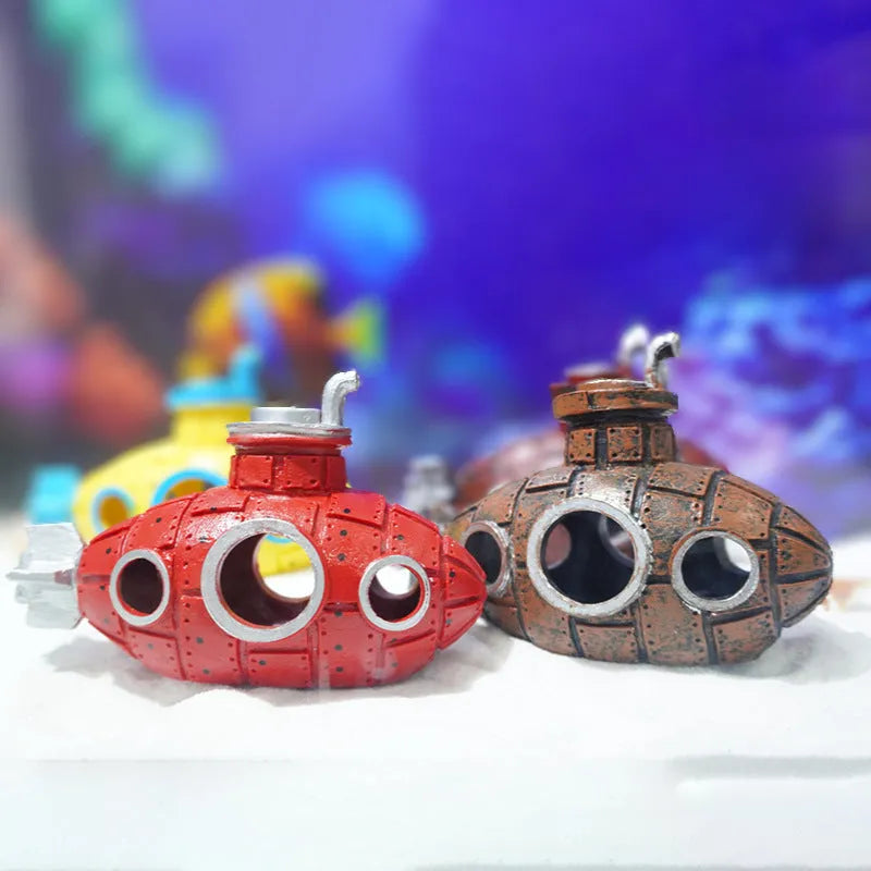 Mini PVC submarine aquarium ornament in red, sized 4-7cm, for fish tank landscaping