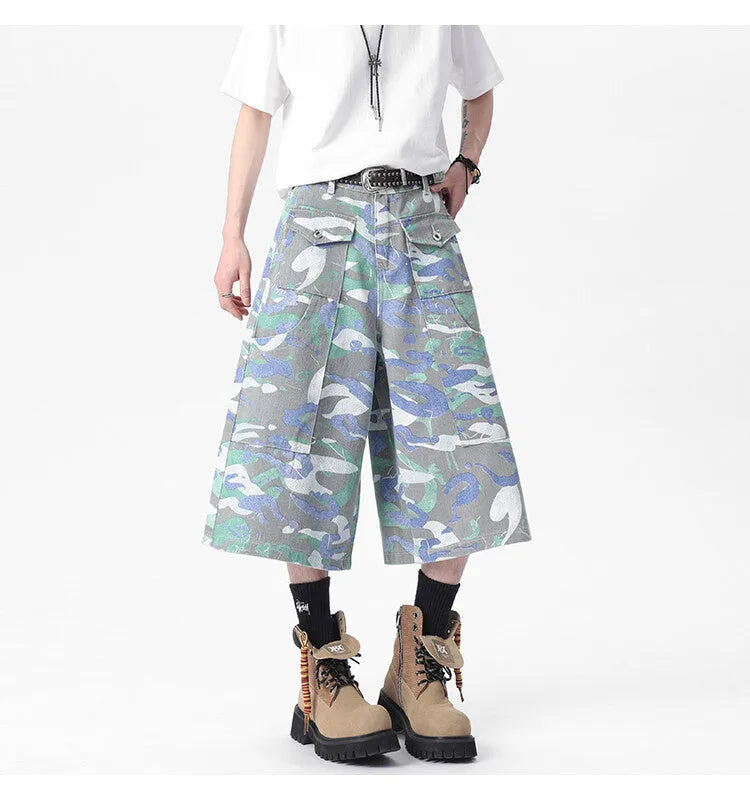 Cropped straight-leg camouflage cotton work trousers with a front pocket and zip fly.