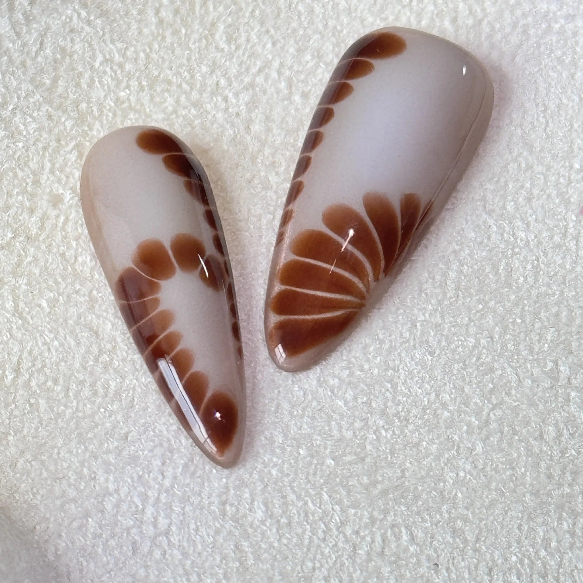 French style leopard print false nails with cross and flower patterns in XS, S, M, L sizes