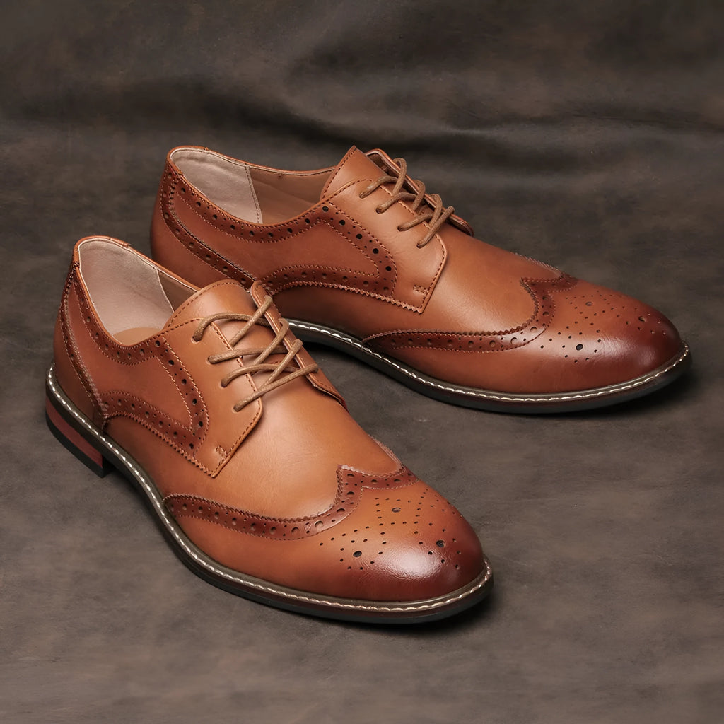 Classic brogue business shoes for men, solid colour, artificial PU upper, rubber sole, front lace-up, low heel