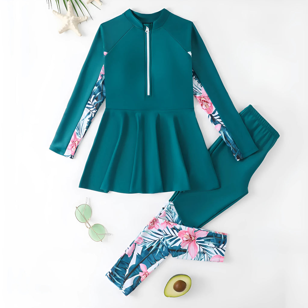 Girls split two-piece long-sleeved swimsuit in green with high elasticity fabric and briefs style
