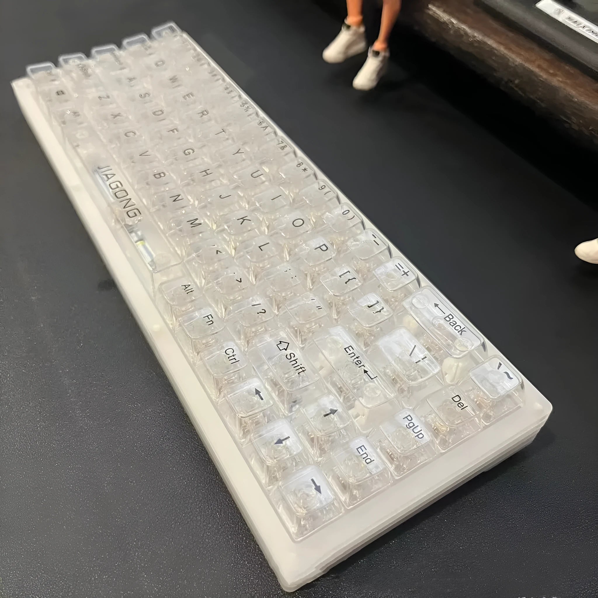 Transparent plastic 132-key universal keyboard key cap replacement set