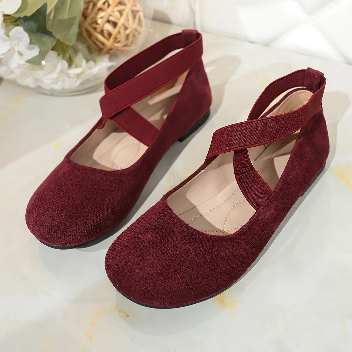 Plus size round toe flat bottom sports and leisure shoes in cotton cloth with ankle bandage, black colour