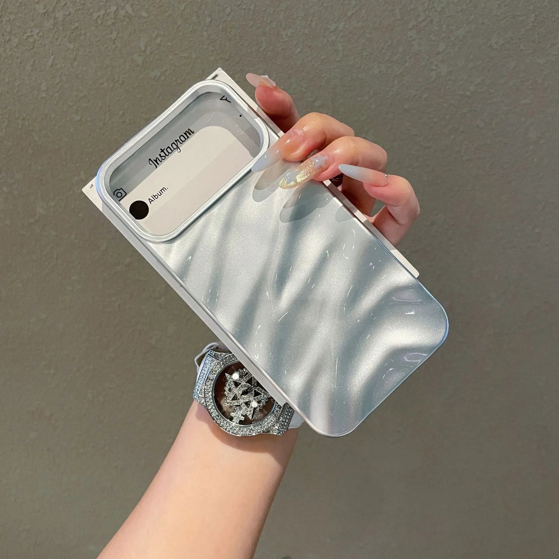 Anti-fall soft solid colour wave pleated TPU phone case for Apple iPhone