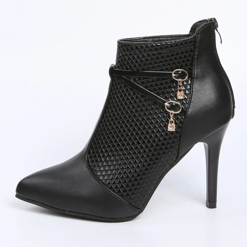 Women's pointed toe ankle boots with 9.5cm stiletto heel and side zipper in glossy black