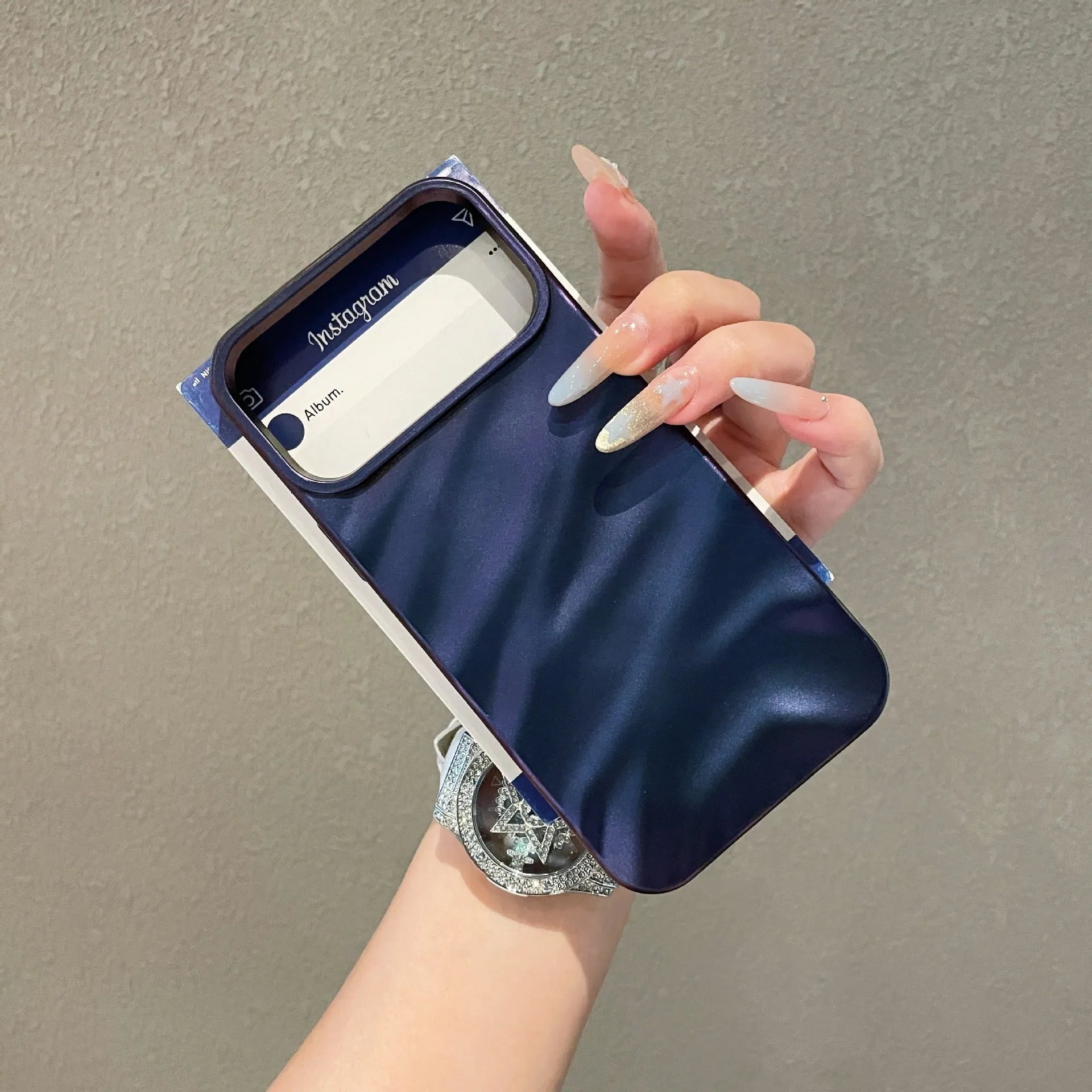 Anti-fall soft solid colour wave pleated TPU phone case for Apple iPhone