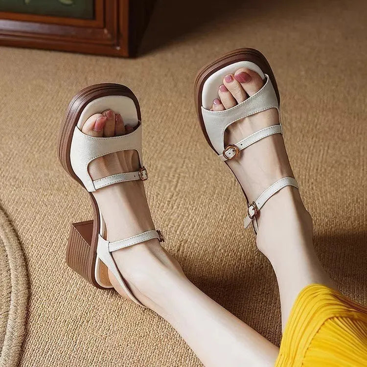 Women's open toe square toe platform sandals in retro design with rubber sole