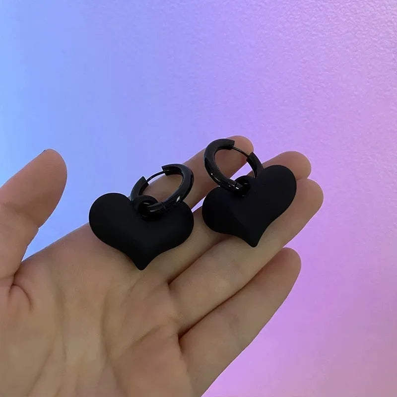 Black heart earrings with glass inlay in Korean love heart style, one pair